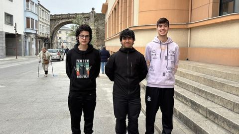 Nicolás Vázquez, Alan Jiménez e Iván Barreiro, estudiantes del IES Xoán Montes de Lugo, representarán a Galicia en las Olimpiadas de Economía.