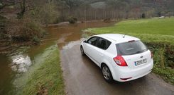 <span lang= es-es >El Masma tambi�n se sali� en los mismos lugares de siempre</span>. Fincas inundadas, puentes obstruidos, alguna calle afectada... Otra vez, el r�o Masma, que se sali� del cauce y caus� diferentes incidencias en distintos lugares del municipio de Barreiros, pero tambi�n en Mondo�edo. 