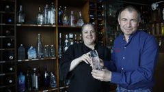 Ana Fern�ndez y Carlos Crespo, con el premio FineWaters 2023 por tener la carta de aguas m�s extensa del mundo.