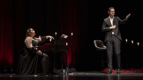 iAlma e Antonio Barros, sobre o escenario en Vimianzo este domingo 