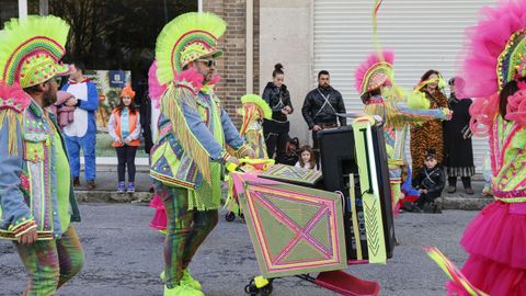Gran desfile en Xinzo de Limia en el d�a grande del entroido