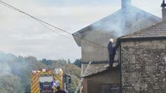 Las tareas de extinción del incendio generaron un amplio dispositivo de medios