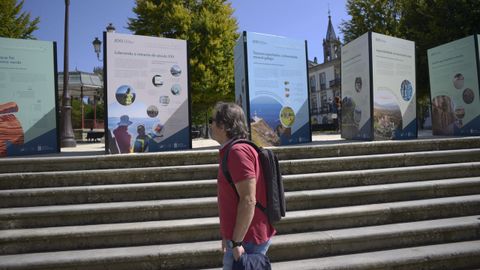 La exposicin Tesouros da terra contina en la Praza Maior