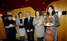 Amigos del Camino celebr� la Gala de la Camelia con exposiciones y una fiesta en la que Ana Isabel V�zquez y Carlota Rom�n fueron nombradas Damas de la Camelia .