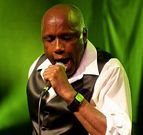 El norteamericano Sonny Knight act�a esta noche en la Capitol.