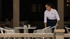 Camarero es una de las actividades hosteleras este verano con mayor oferta en O Salns