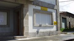 Los ladrones entraron en una tienda, en el Ayuntamiento y en la oficina de Correos de Taboada (en la foto)