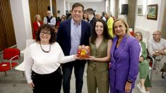 Silvia Fraga, Besteiro, Dapena y Carmela Silva en la entrega del galardn