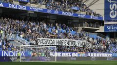 Pancarta desplegada antes del Oviedo-Celta: 'Pachuca: m�s f�tbol y menos negocio'