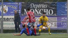 Borja Surez frenando un baln.