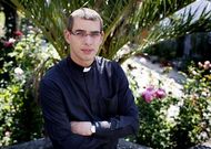 Jos� Antonio Adrio es capell�n del hospital y cura de la parroquia de La Milagrosa.