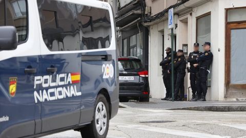 Operativo antidroga en la calle Vizcaya de A Coru�a