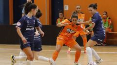 Ale de Paz, en el centro en un partido de esta temporada, en casa contra el Ourense