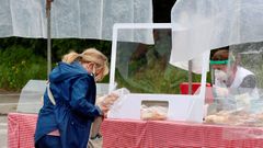Aspecto que presentaba este mi�rcoles el mercado de Grado que se celebra por primera vez tras dos meses de cierre por el coronavirus, al entrar Asturias en la fase 1 de desescalada
