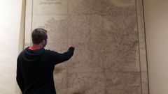 Un exemplar da primeira edici�n do mapa de Galicia de Font�n, exposto no pazo de Tor, en Monforte, nunha imaxe de arquivo.