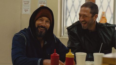 Jon Bernthal y Ebon Moss-Bachrach, en la imagen promocional de &laquo;Gary&raquo;