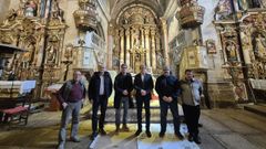 Visita del delegado territorial de la Xunta, Manuel Pardo, a la iglesia de Entrimo