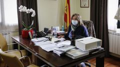 Teresa Barge, alcaldesa de A Bola, en su despacho del Concello