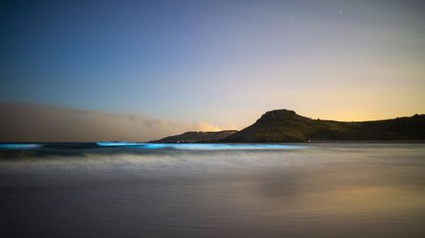 Playa de Soesto, bajo la luz de la luna. Mar de ardora