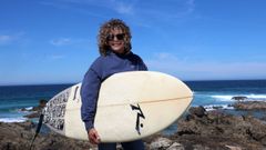 La pasi�n por las olas de Mar�a Cuesta la trajo hasta Corrubedo y ha impulsado su �ltimo reto profesional: organizar viajes de surf a las Maldivas