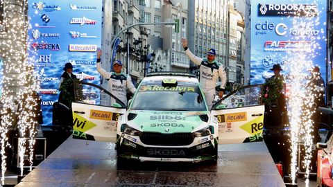 Ceremonia de entrega de premios del anterior rali R&iacute;as Baixas.