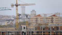 Viviendas en construcci�n en el barrio de Xux�n (A Coru�a).