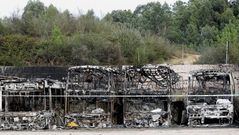 Llamas en un dep�sito de veh�culos en O Cerquido