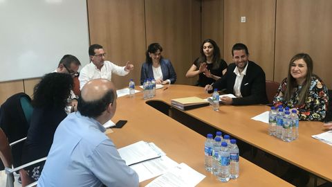 El consejero de Educaci�n y Cultura, Genaro Alonso junto a miembros del Comit� Espa�ol de Representantes de Personas con Discapacidad (Cermi)