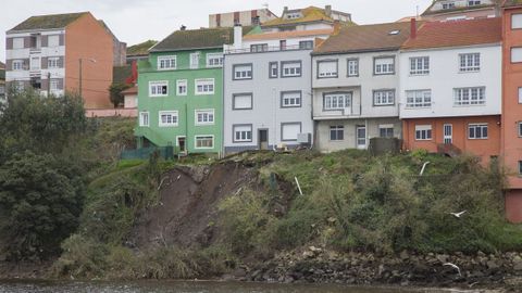 Desprendimiento junto a la r�a de Camari�as