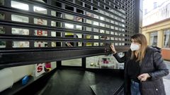 Los comercios no esenciales echan el cierre a las 18.00 horas debido al inicio de las nuevas normas de la Xunta