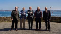 El presidente en funciones y miembros del Colegio de Ingenieros T�cnicos Industriales, en la zona de A Maestranza donde celebraron San Jos�