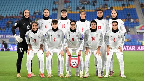 La selecci&oacute;n femenina iran&iacute;, antes de su debut en Australia.
