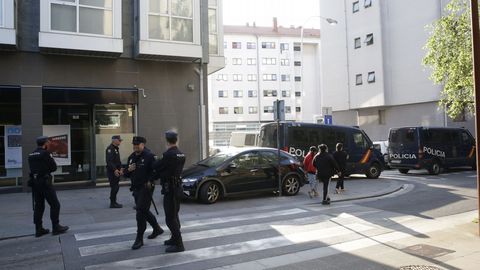 Amplio despliegue policial en la zona de Orillamar, en A Corua, por una operacin contra el narcotrfico.