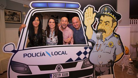 CENA JUBILACION DE ANTONIO TUBIO PI?EIRO JEFE DE LA POLICIA LOCAL DE RIANXO, MANEIRO, DESPUES DE 37 A?OS AL FRENTE EN EL PUESTO DE RIANXO