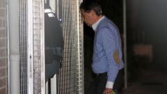 Ignacio Gonzlez, a su llegada anoche a la Comandancia de la Guardia Civil de Tres Cantos, Madrid