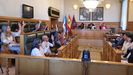 El gobierno (BNG-CA), el PSOE y los concejales no adscritos respaldaron la aprobacin definitiva, mientras que el PP mantuvo la abstencin