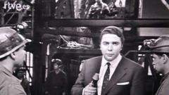 Fotograma del programa��Con acento� de 1969 dedicado a Asturias, que comienza con el presentador, Manuel Mart�n Ferrand, bajando a una mina asturiana