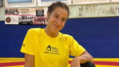 La luchadora Lydia Prez estrena camiseta con su nuevo patrocinador El huevo de la abuela