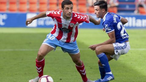 Aburjania frente a Javi Muoz, en un Lugo-Oviedo de la 18/19