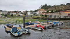 Aspecto del puerto de Campelo en una de las mareas bajas de estos d�as