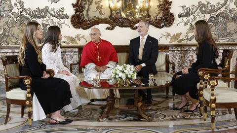 Imagen del encuentro privado de la familia real con Le�n XIV