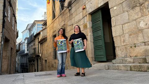 Yolanda Gmez, concejala de Cultura de Ribadavia, y Carolina Atuesta, organizadora de la feira Revive