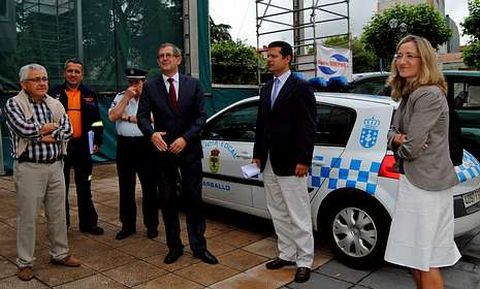 Jorge At�n fue recibido por el alcalde y otros miembros de la junta a su llegada a la casa consistorial.