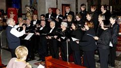 El Coro Cl�sico de Vigo ofreci� ayer un amplio repertorio de canciones gallegas y navide�as en la colegiata.