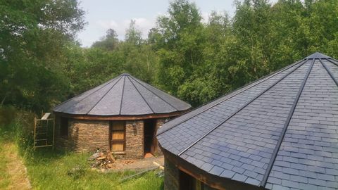 Las pallozas de O Carballi�o est�n en obras