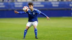 Jimmy Real Oviedo Granada Carlos Tartiere.Jimmy controla un bal�n durante el encuentro ante el Granada