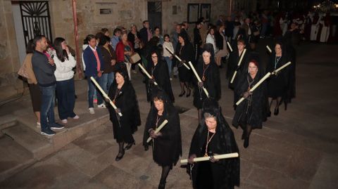 Desenclavo y procesi�n del Santo Entierro en Boiro