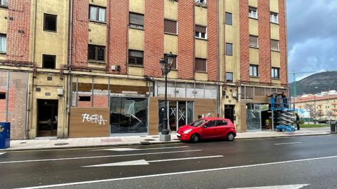 Local de la calle Alejandro Casona en la que se ubicará el nuevo restaurante Burger King de Oviedo.