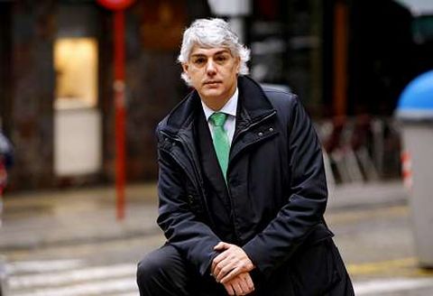 Guillermo D�ez asume la presidencia de los economistas.