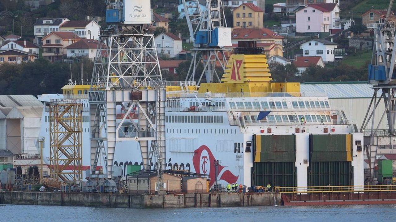 El ferri Buenavista Exprés recala en Navantia Fene para continuar su renovación integral